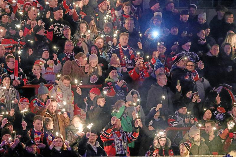 Wenn alles läuft, wie in der Ligentagung vereinbart, können die Fans der Harzer Falken wieder mindestens 14 Heimspiele im Braunlager Wurmbergstadion erleben. Foto: Drechsler