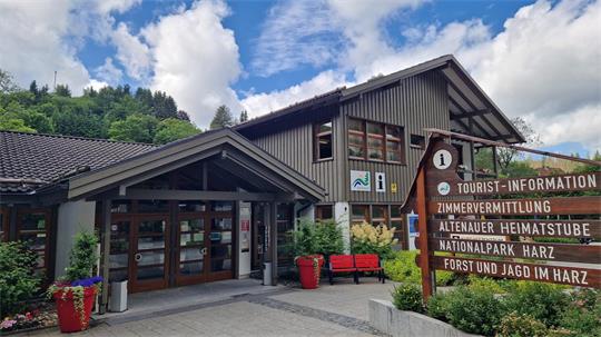Das Altenauer Kurgastzentrum von außen.