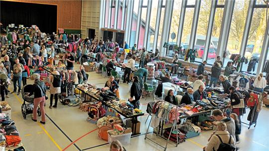 Wenn die Kinderkleiderbörse in der Stadthalle ist, ist sie rappelvoll.