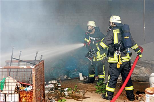Wenn es brennt, rücken freiwillige Feuerwehren aus. Und die werden auch ehrenamtlich geführt. Symbolfoto: Pixabay