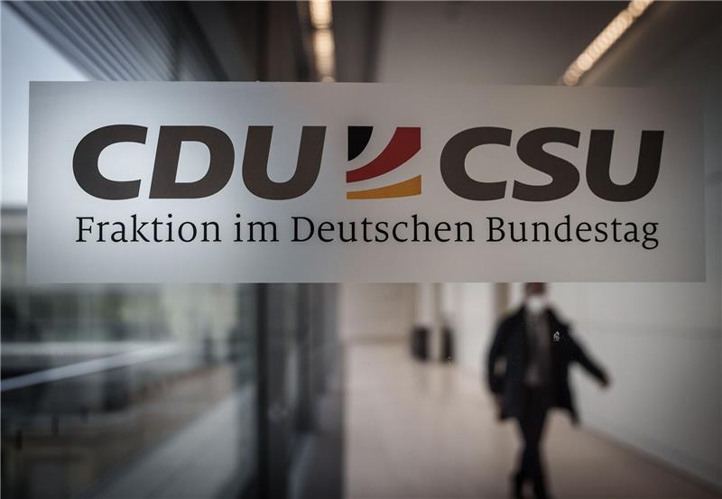 Bundestagswahl-Umfrage: Union baut Vorsprung aus Wenn jetzt schon Bundestagswahlen wären, würde die CDU/CSU klar als Sieger hervorgehen.