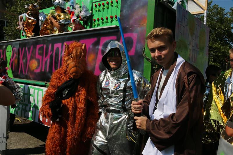 Wenn sich Alf, Astronauten   und Jediritter treffen – dort   wird das Othfresene...