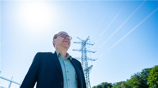 Wenn zu viel Windstrom im Netz ist, sollen Preise an Ladesäulen sinken, findet Christian Meyer (Grüne). (Archivbild)