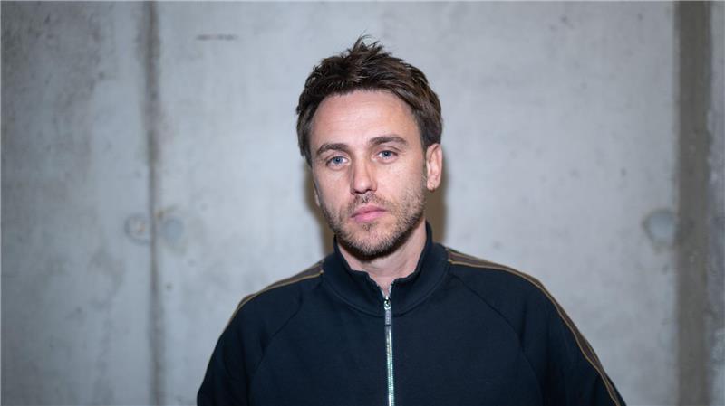 „Einfach Clueso-Musik“: Auf der Suche nach was Echtem Wer Cluesos Wirken schon länger verfolgt, wird sich erinnert fühlen an ältere Alben des Erfurters.