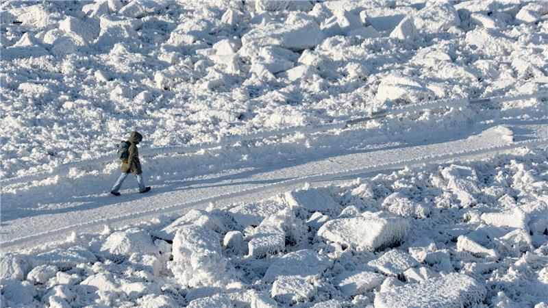 Wer auf dem Brocken unterwegs ist, kann Weihnachten im Schnee genießen. 