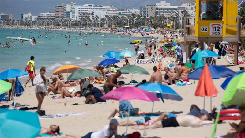 Wer den Urlaub über die Schulferien verlängert, könnte Ärger bekommen. (Symbolbild) 