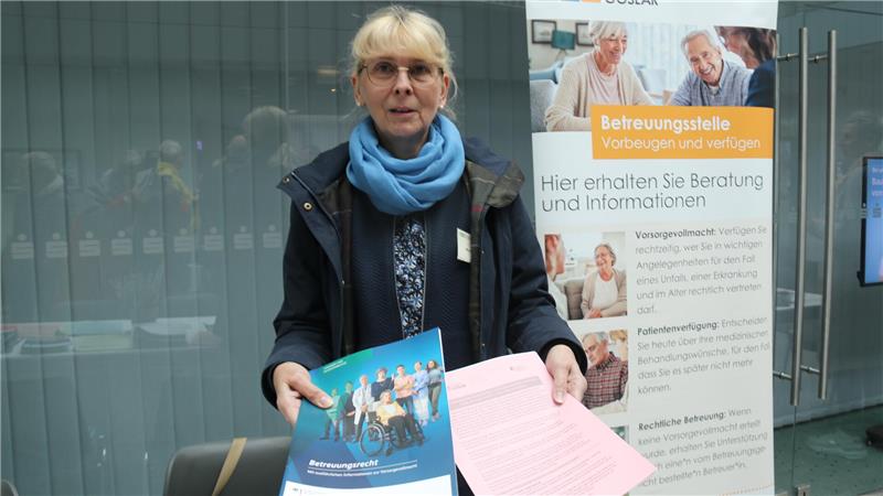 Wer entscheidet, wenn der Patient nicht mehr selbst entscheiden kann? Monique Hennig von der Betreuungsstelle des Landkreises Goslar informiert über Vorsorgevollmacht, Patientenverfügung und mehr.