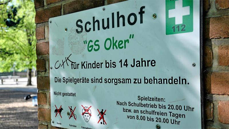 Alle Goslarer Akteure wollen Oker noch ins Programm hieven Wer es in Hannover noch nicht weiß: Auf dem Okeraner Pausenhof stehen seit Jahren viele Container. Und nebenan wird demnächst ein Teil der Mehrzweckhalle abgerissen.