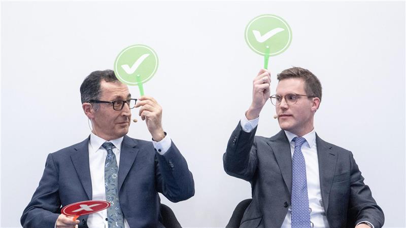 Wer hat am Ende die Nase vorne? Zwischen Grünen-Spitzenkandidat Cem Özdemir und CDU-Frontmann Manuel Hagel zeichnet sich wenige Tage vor der Landtagswahl in Baden-Württemberg ein enges Rennen ab. (Archivbild)