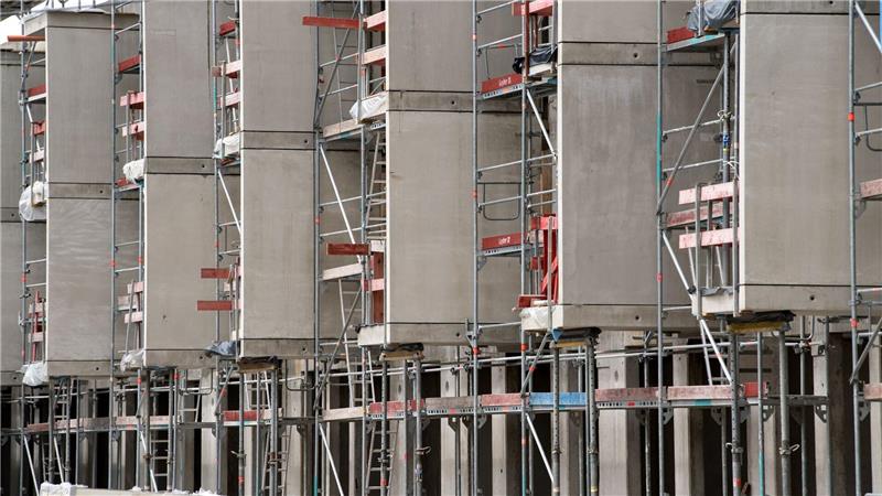 Wer in München eine Eigentumswohnung kaufen will, blutet finanziell auch als Besserverdiener. Im deutschlandweiten Schnitt jedoch ist der Kauf einer Wohnung laut Interhyp bezahlbarer geworden. (Symbolbild) 