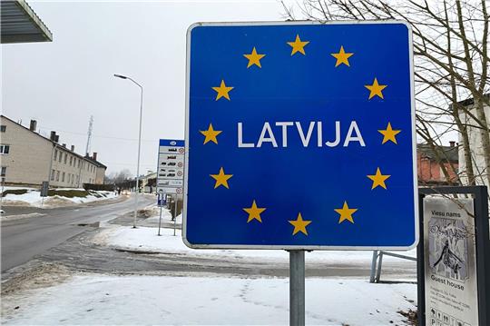 Wer mit russischem Pass weiter legal in Lettland leben will, muss inzwischen unter anderem einen dauerhaften Aufenthaltsstatus beantragen.
