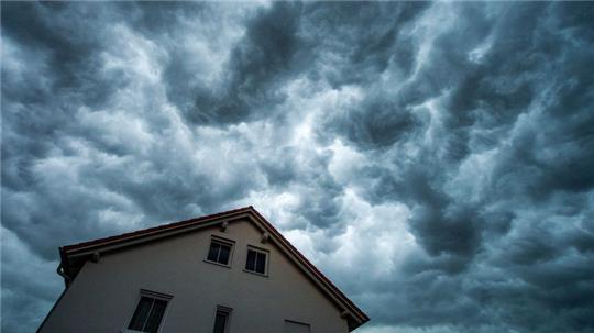 Wer vorsorgt, ist hinterher abgesichert. Foto: Armin Weigel/dpa/dpa-tmn