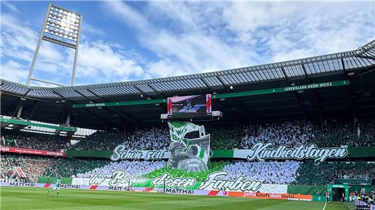 Werder Bremen sichert sich durch eine Flutlichtpartnerschaft die Namensrechte des Weserstadions bis 2030. 