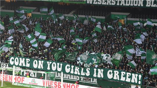 Werder-Fans in der Frauen-Bundesliga.