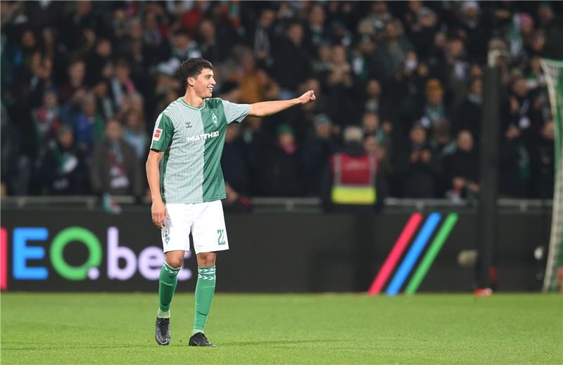 125 Jahre jung: Werder feiert sein neues, frisches Gesicht Werders Julian Malatini jubelt über sein Tor.