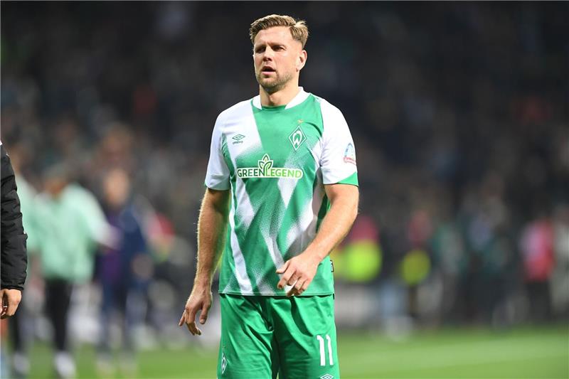 Entwarnung bei Füllkrug: „Nichts ganz Dramatisches” Werders Niclas Füllkrug geht in die Pause.