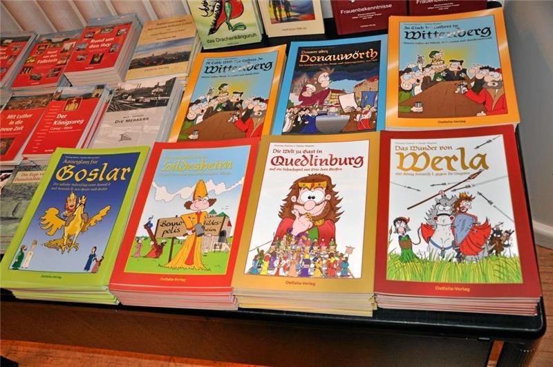 Werla, Goslar, Hildesheim, Quedlinburg, Wittenberg, Donauwörth: Die Comics ranken sich stets um Menschen und Städte. Fotos: Heine