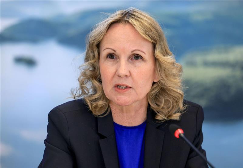 Lemke: Wetterextreme zwingen zur Anpassung an die Klimakrise «Wetterextreme zwingen uns zur Vorsorge und Anpassung an die Folgen der Klimakrise», sagt Bundesumweltministerin Steffi Lemke (Grüne).