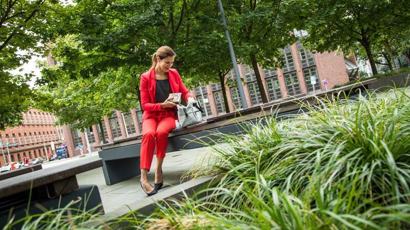 3 effektive Strategien gegen Hitze im Büro Wichtig für die Konzentration: kleine Pausen an kühlen Orten einlegen.