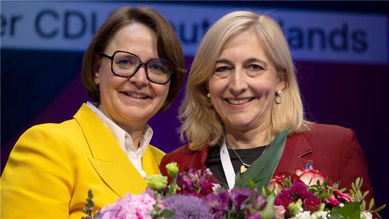 Gesundheitsministerin Warken neue Chefin der Frauen-Union Widmann-Mauz (l.) geht, Warken kommt als neue Vorsitzende der CDU-Frauen-Union