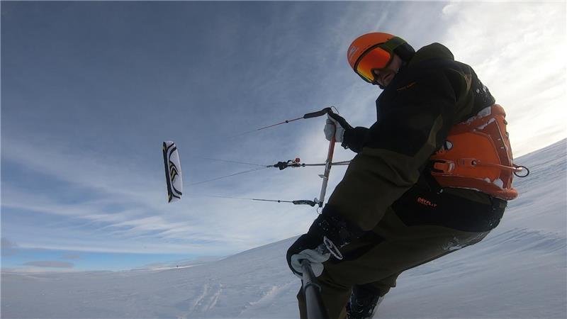 Wie auf dem Mond: Julian Tobias Stumpf schätzt beim Schneekiten in Norwegen die unendlichen Weiten.