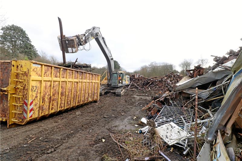 Wie auf einem Schrottplatz sieht es gegenwärtig auf dem Gelände der ehemaligen Grube Ida aus – die Räumung ist in vollem Gange.  Fotos: Kühlewind