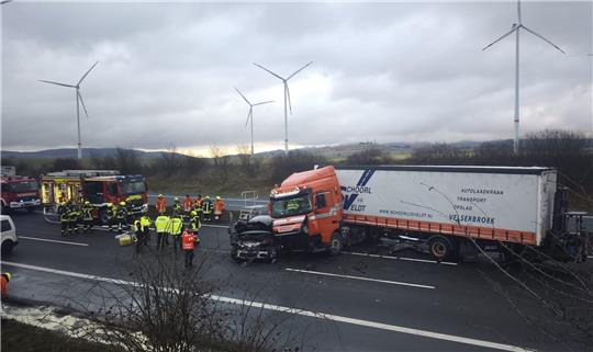 Wie es zu dem Unfall kam, ist bisher unklar.