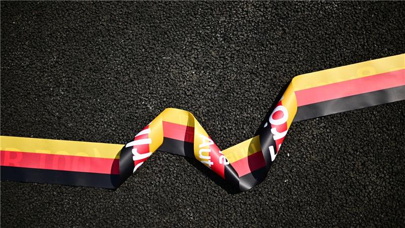 Koalition verspricht sanierte Straßen und stabile Beiträge Wie hier bei der A100 in Berlin soll weiterer Autobahnausbau in Deutschland folgen. (Archivfoto)