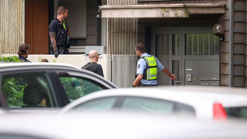 Zehn-Punkte-Plan von Bas und Dobrindt gegen Sozialbetrug Wie im Juli in Duisburg wurden Polizei und weitere Behörden schon mehrfach gegen Sozialmissbrauch in sogenannten Schrottimmobilien tätig. (Archivfoto)