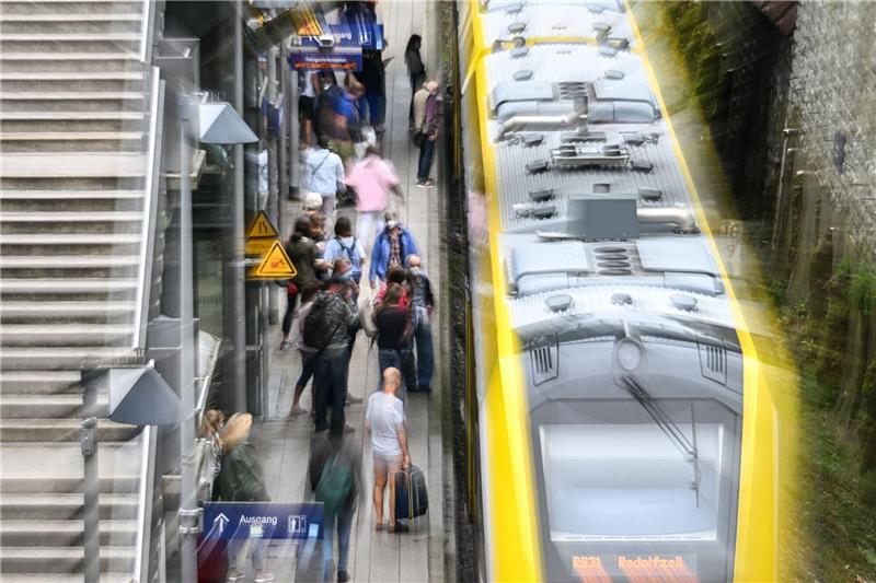 VCD: Deutschlandticket macht noch keine Verkehrswende Wie können wir die Verkehrswende schaffen? Allein das Deutschlandticket reiche nicht aus, meint der VCD.