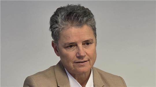 Wie kommt die FDP aus dem Tal der Tränen? Dr. Lydia Hüskens, Ministerin für Infrastruktur und Digitales in Sachsen-Anhalt, ist Mitglied im Bundesvorstand. Sie stammt aus dem Rheinland, ist seit 1989 in der FDP, kam 1992 als Regierungsangestellte nach Sachsen-Anhalt, ist verheiratet, hat zwei Kindern und wohnt in Magdeburg.