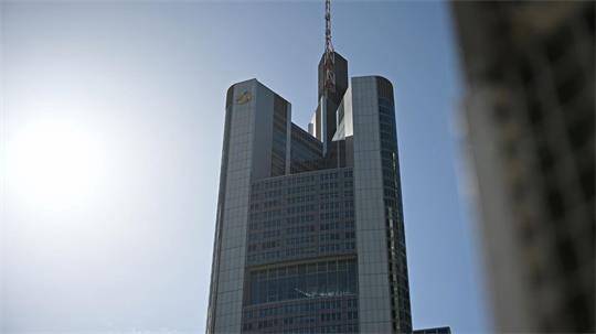 Wie lange bleibt Deutschlands zweitgrößte Privatbank noch unabhängig?