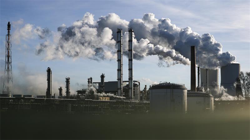 Wie lassen sich die Abgase in der Industrie energieeffizient reinigen? Die Projektpartner gehen dieser Frage mit ihrem Forschungsprojekt auf den Grund.