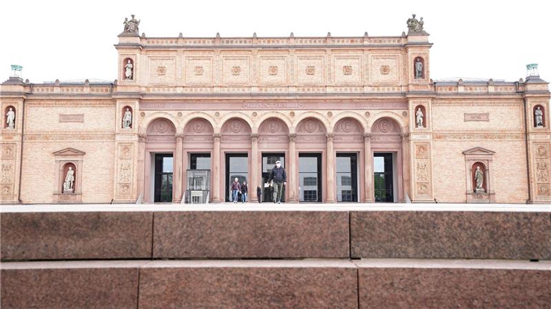 „Bei Anruf Kultur“ - Museen vom Sofa aus erkunden Wie riecht es eigentlich in der Kunsthalle? In der neuen Hörführung von „Bei Anruf Kultur“ werden auch Fragen wie diese beantwortet.