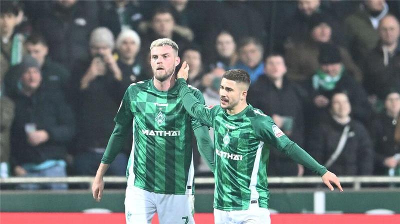 Wieder fit: Werder-Stürmer Marvin Ducksch (l).