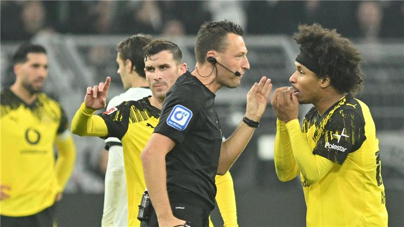 Borussia Dortmund siegt zum Geburtstag 2:0 gegen Gladbach Wieder im Blickpunkt: Karim Adeyemi.