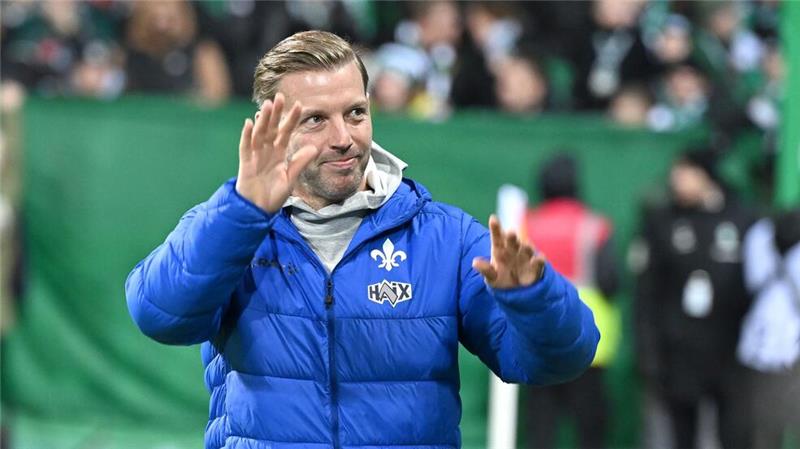 Spätes Tor: Werder besiegt Darmstadt bei Kohfeldt-Rückkehr Wieder im Weserstadion: Darmstadt-Trainer Florian Kohfeldt