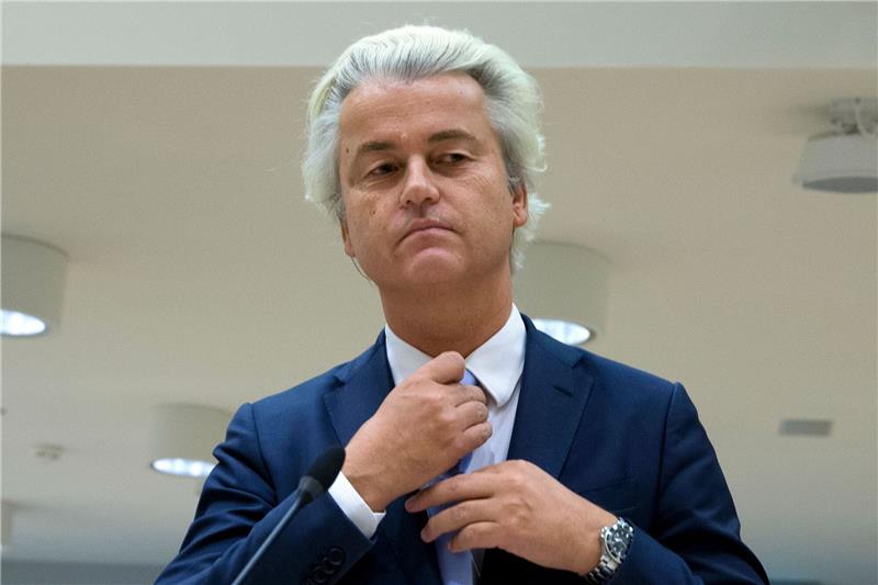 Wilders-Verzicht soll Rechtes Regierungsbündnis ermöglichen Wilders sagte, er mache den Weg frei für eine rechte Koalition und eine Politik, die auf weniger Immigration und Asyl ziele.