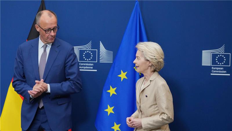 Will Kommissionspräsidentin Ursula von der Leyen konkrete Arbeitsaufträge erteilen: Bundeskanzler Friedrich Merz. (Archivbild)