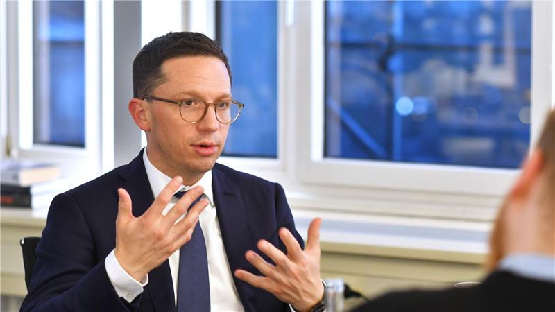 Will Sicherheit neu denken: Niedersachsens Wissenschaftsminister Falko Mohrs. (Archivbild)