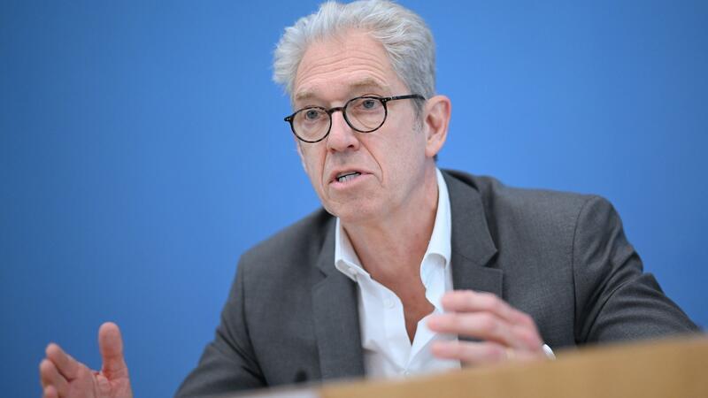 Kassenärzte für Strafgebühr bei ungenutzten Arztterminen Will Strafgebühren für Terminversäumnis: Andreas Gassen