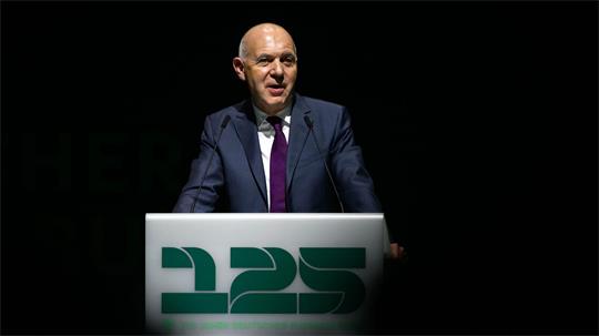 Will die Regionalliga-Reform durchsetzen: DFB-Präsident Bernd Neuendorf. (Archivbild)