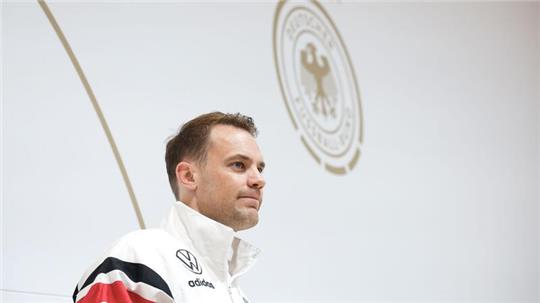 Will erst nach der EM über seine Zukunft in der Nationalmannschaft entscheiden: Torwart Manuel Neuer.