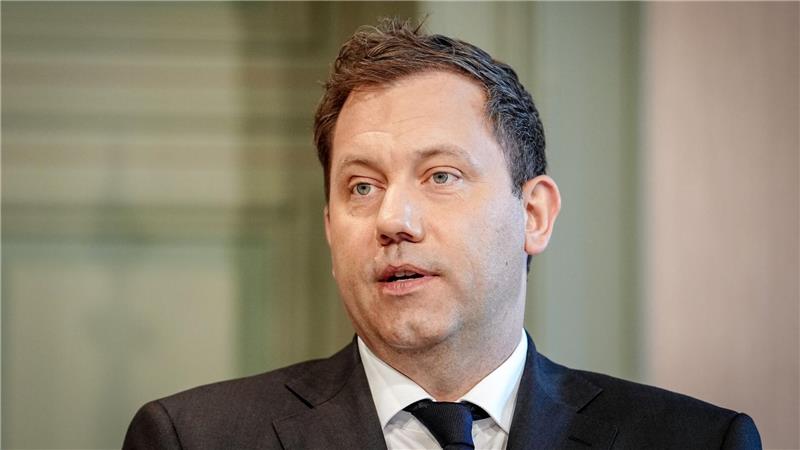 Cum-Cum: Finanzministerium sieht Schaden von 7,5 Milliarden Will härter gegen Steuerbetrug vorgehen: Finanzminister Lars Klingbeil (SPD)