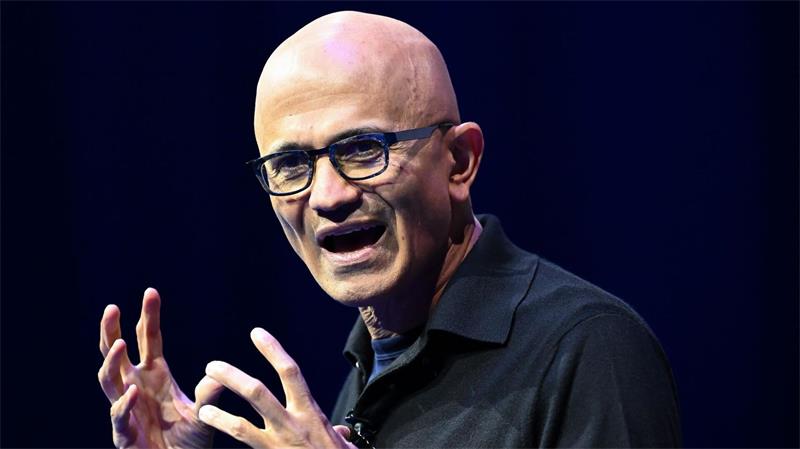 Will in KI eine „Notbremse“ einbauen: Microsoft-Chef Satya Nadella. (Archivbild)