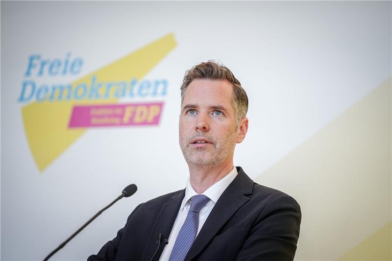 Dürr will FDP-Fraktionschef im Bundestag bleiben Will weiterhin die FDP-Fraktion im Bundestag führen: Christian Dürr.