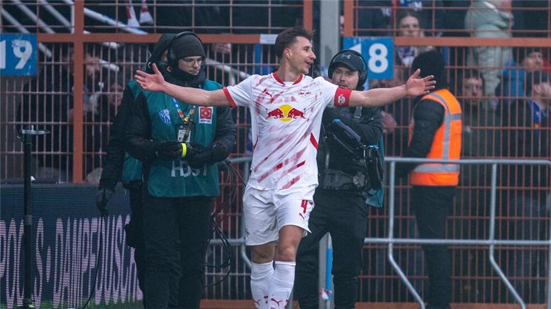 Leipzig verspielt 3:0 gegen Bochum: Boadu trifft dreimal Willi Orban traf sehenswert zum 1:0 für Leipzig.