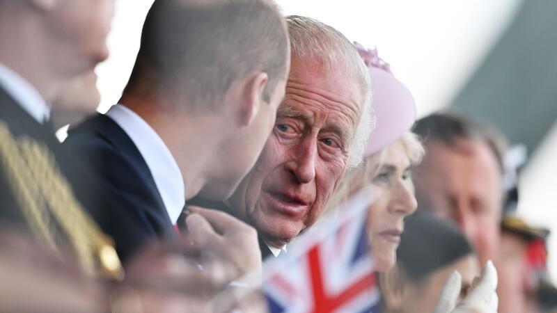König Charles zum D-Day: „Stehen für immer in ihrer Schuld“ William (l-r), Prinz von Wales, und König Charles III. von Großbritannien nehmen bei der nationalen Gedenkveranstaltung des Vereinigten Königreichs zum 80. Jahrestag des D-Day teil.