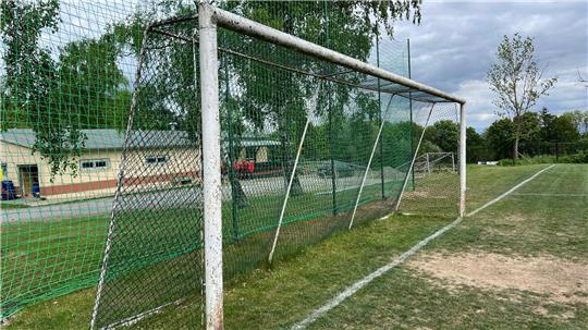 Willkommen in der 7. Liga: So präsentieren sich derzeit die Tore beim Bezirksligisten SV Innerstetal. Foto: Privat