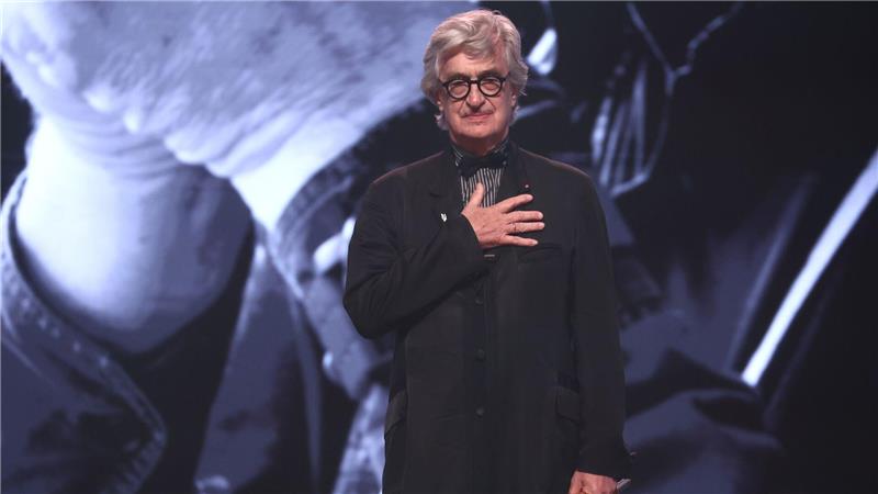 Wenders zu Nacktszene mit Kinski: Würde ich nie mehr machen Wim Wenders auf der Bühne.